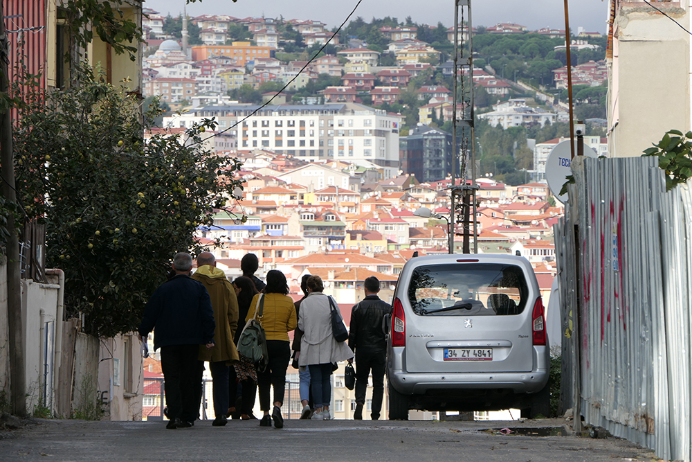 A group of people in Istanbul